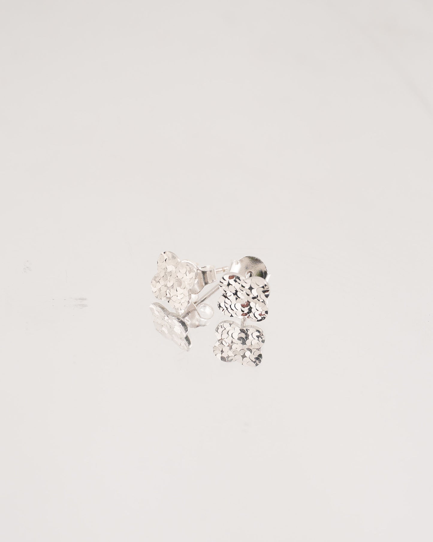 Clover Fish Scale Stud Rhodium-Plated Earings