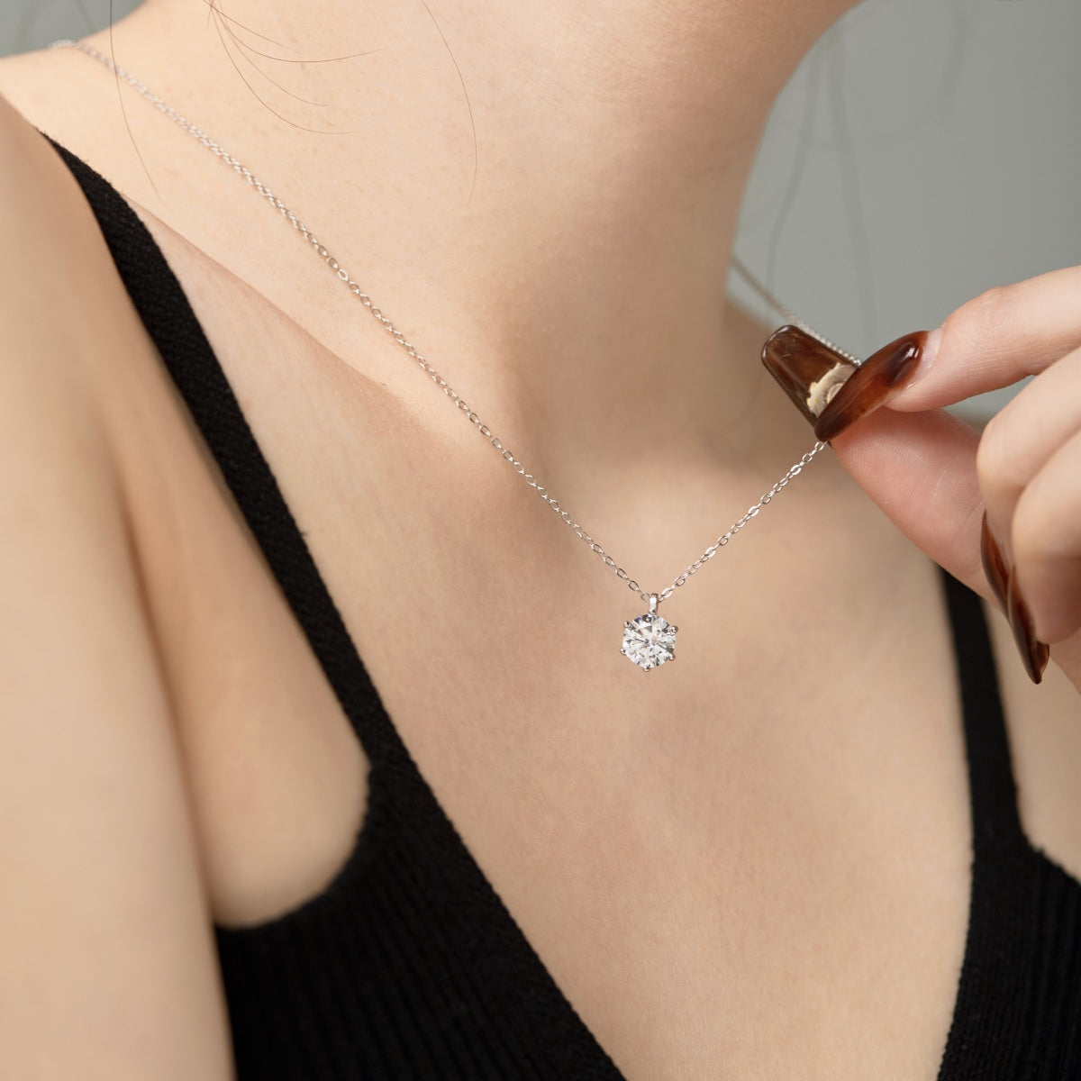 Minimalist Crystal Round Pendant Rhodium-Plated Necklace