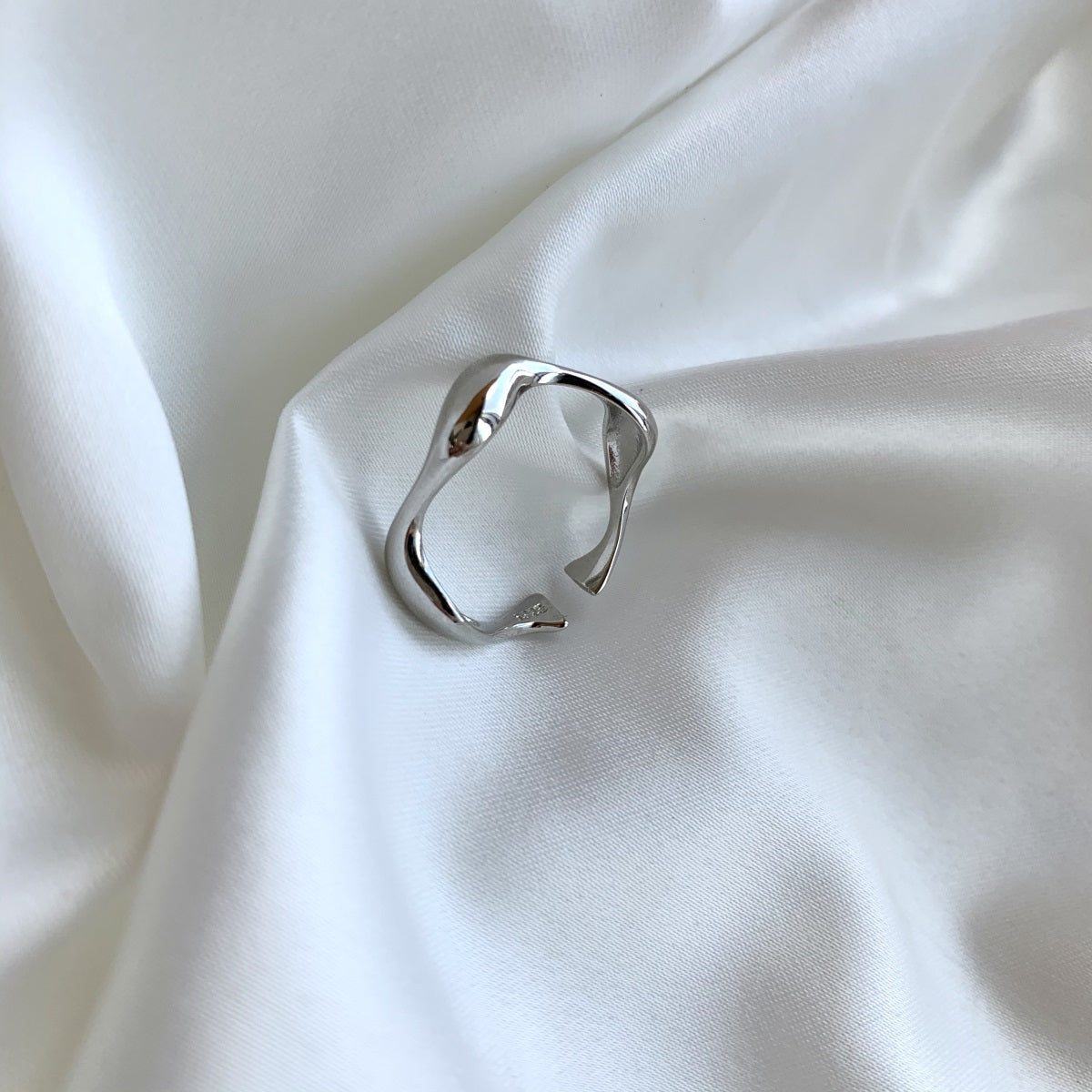 Wave Adjustable Rhodium-Plated Ring
