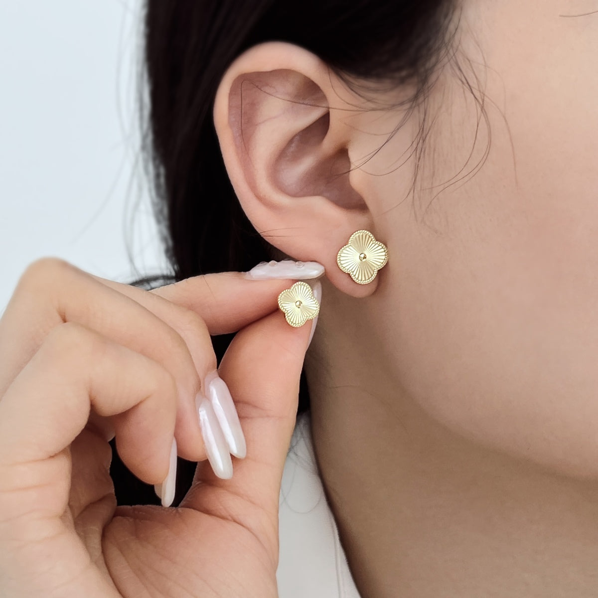 Plain Clover Electroplated Rhodium-Plated Earrings