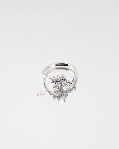 Pear Overlap Adjustable Rhodium-Plated Ringsw