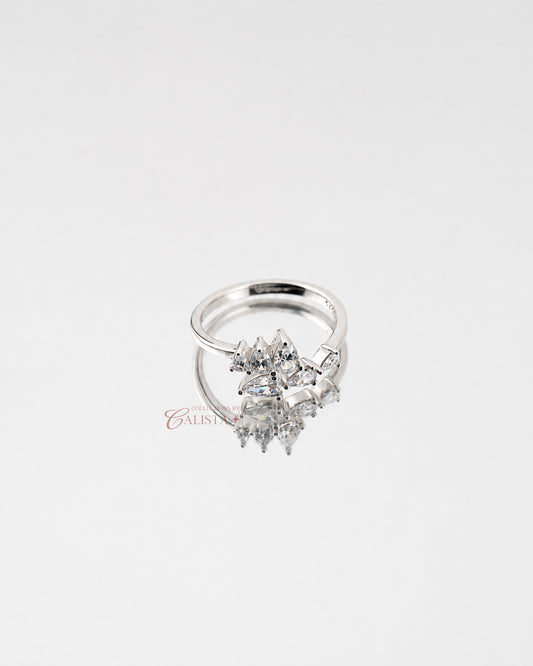 Pear Overlap Adjustable Rhodium-Plated Ringsw