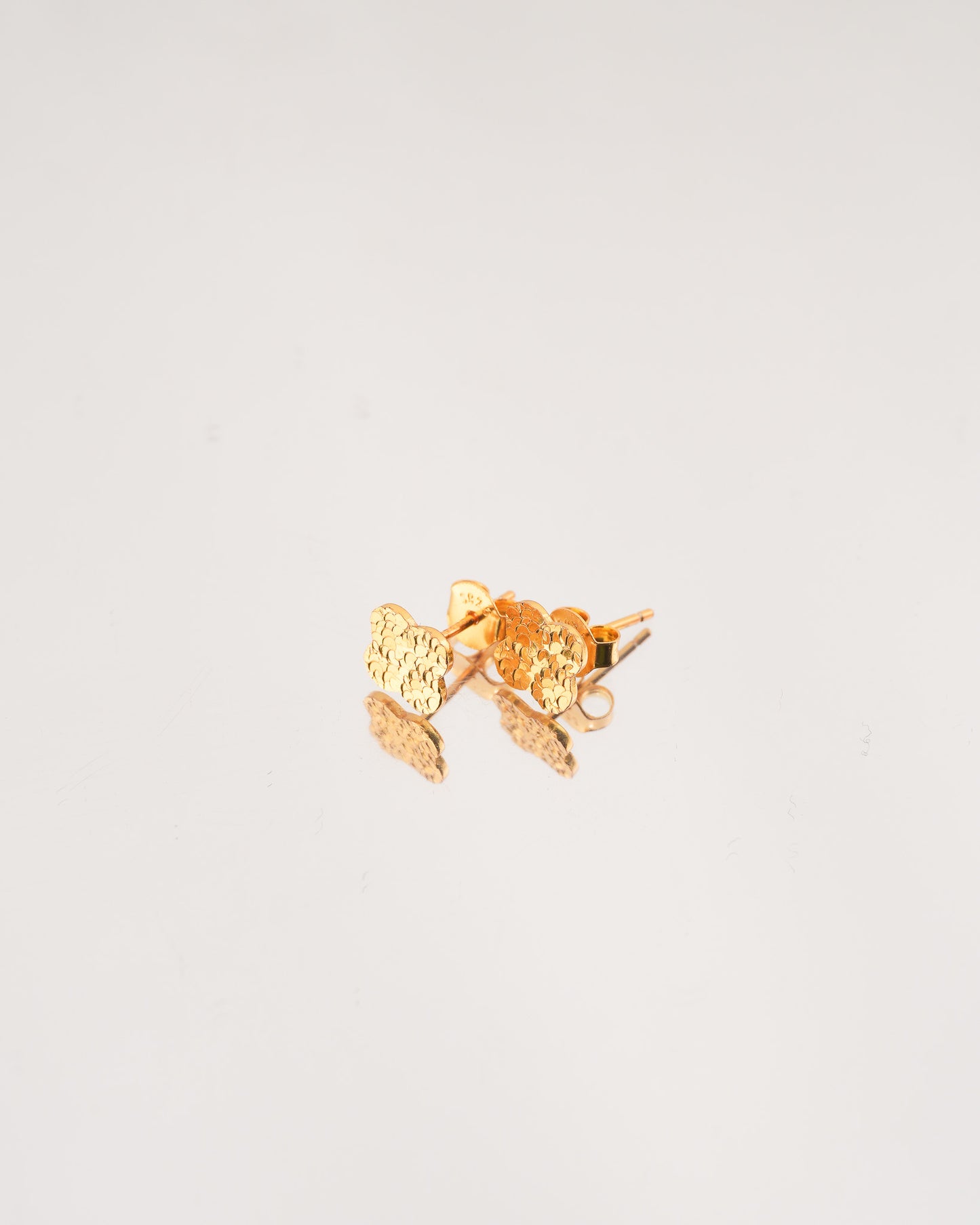 Clover Fish Scale Stud Rhodium-Plated Earings