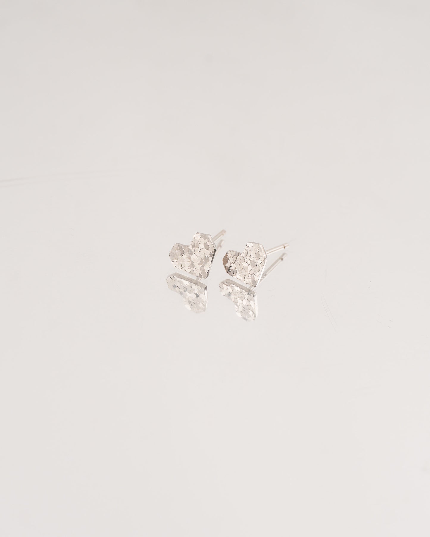 Fish Scale Heart Stud Rhodium-Plated Earrings