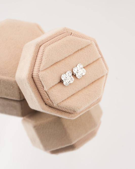 Clover Fish Scale Stud Rhodium-Plated Earings