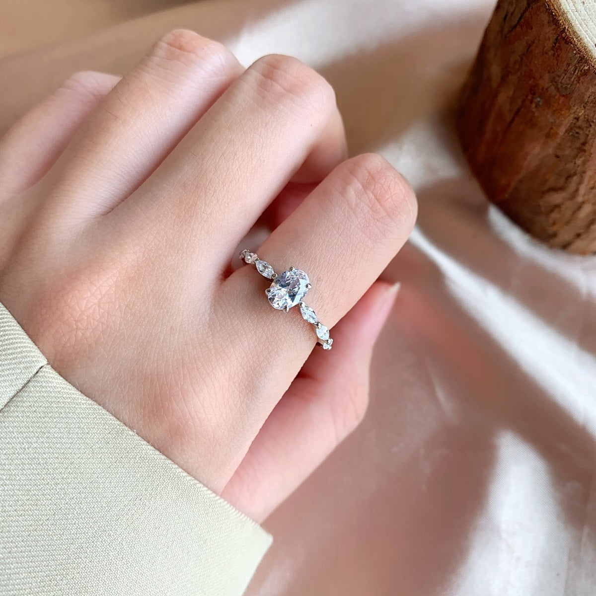 Minimalist Oval Cut Rhodium-Plated Ring