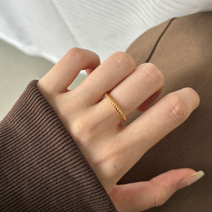 Twisted Band Rhodium-Plated Ring