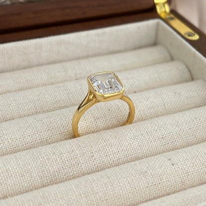 Emerald Bezel Rhodium-Plated Ring