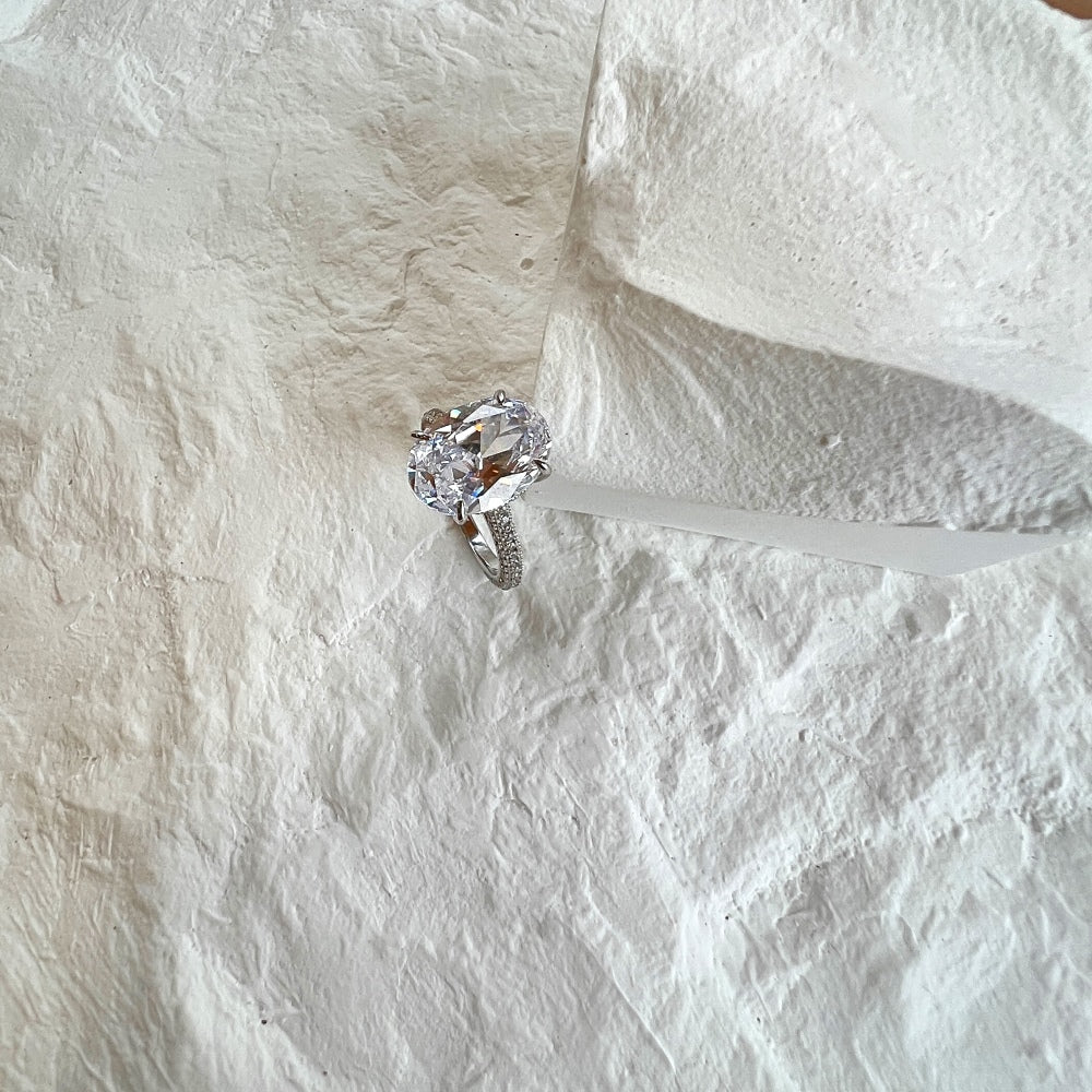 8A Oval Big Rhodium-Plated Ring