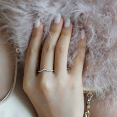 V Rhodium-Plated Ring